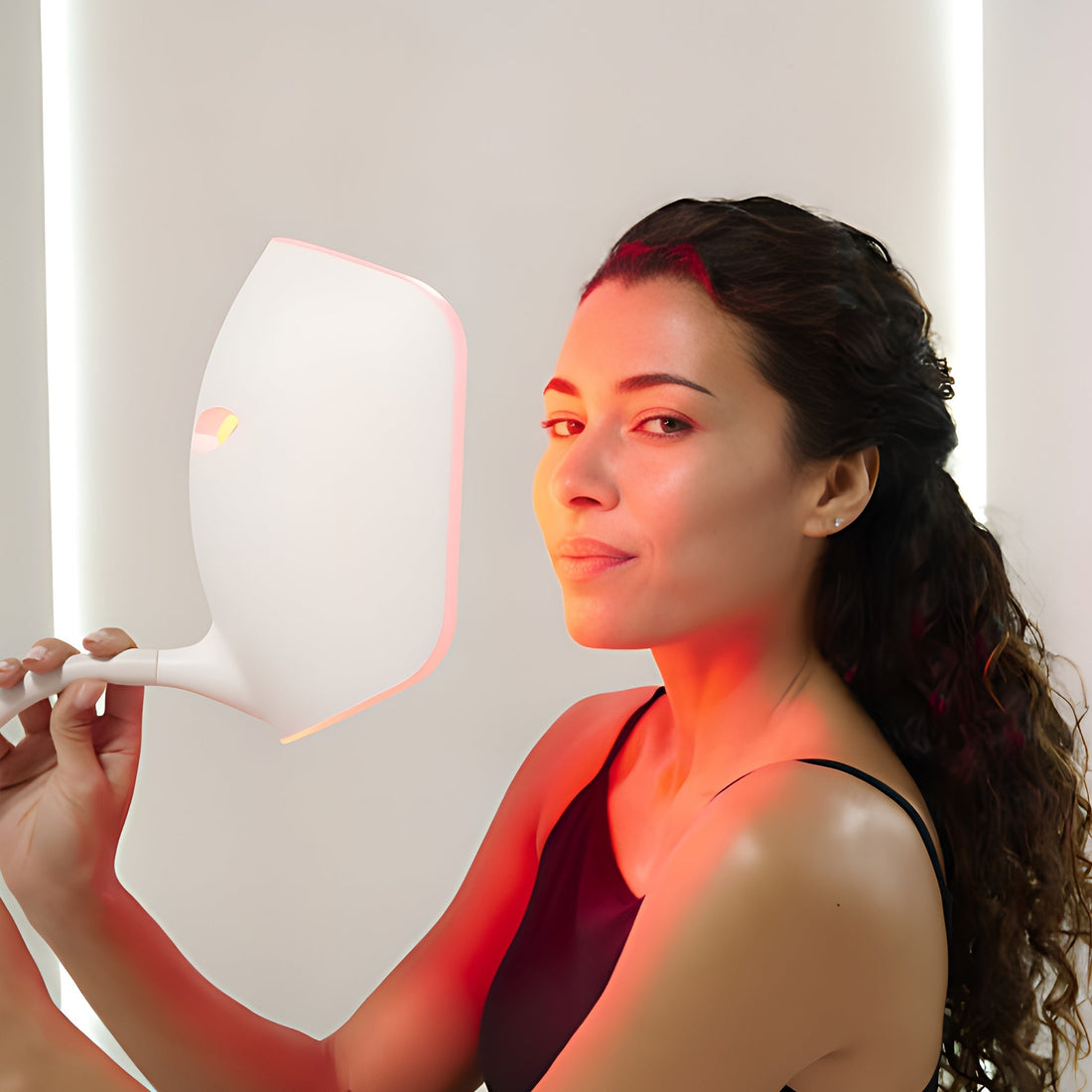 Lucibel.le OVE LED device for healthy radiant skin